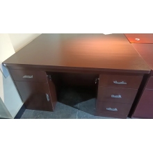 辦公桌、辦公椅