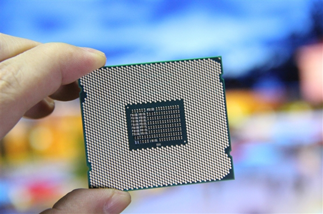 出售（Intel）奔騰? Silver 和 Gold 處理器、賽揚(yáng)? 處理器