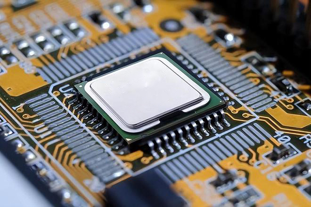 供應(yīng) AMD EPYC? 處理器：EPYC 9005 系列、EPYC 7003 系列、EPYC 4004 系列
