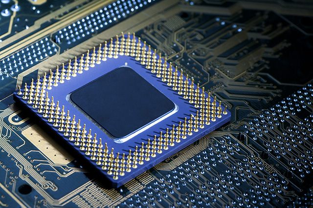 供應(yīng) Renesas 時(shí)鐘和定時(shí)：晶體振蕩器、抖動(dòng)衰減器、VersaClock 可編程時(shí)鐘